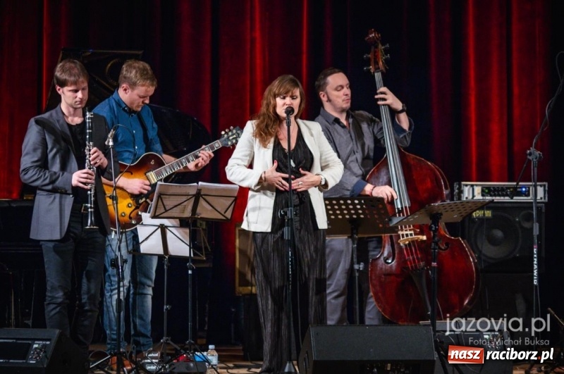 Zdjęcie w galerii na portalu naszraciborz.pl: Finał III PalmJazz Festival. Karen Edwards podbiła serca raciborzan wiadomości z regionu