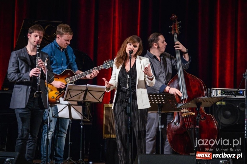 Zdjęcie w galerii na portalu naszraciborz.pl: Finał III PalmJazz Festival. Karen Edwards podbiła serca raciborzan wiadomości z regionu