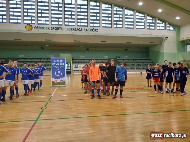 Zdjęcie w galerii na portalu naszraciborz.pl: Otwarte Mistrzostwa Raciborza w Halowej Piłce Nożnej Młodzieży za nami wiadomości z regionu