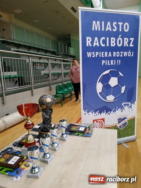 Zdjęcie w galerii na portalu naszraciborz.pl: Otwarte Mistrzostwa Raciborza w Halowej Piłce Nożnej Młodzieży za nami wiadomości z regionu