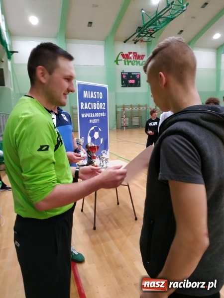 Zdjęcie w galerii na portalu naszraciborz.pl: Otwarte Mistrzostwa Raciborza w Halowej Piłce Nożnej Młodzieży za nami wiadomości z regionu