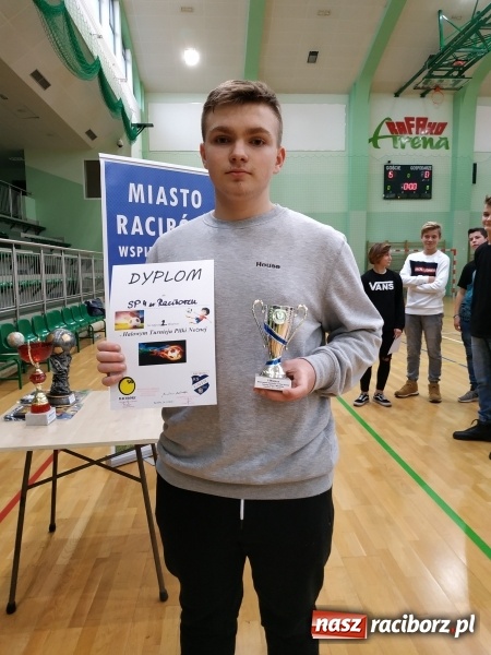 Zdjęcie w galerii na portalu naszraciborz.pl: Otwarte Mistrzostwa Raciborza w Halowej Piłce Nożnej Młodzieży za nami wiadomości z regionu