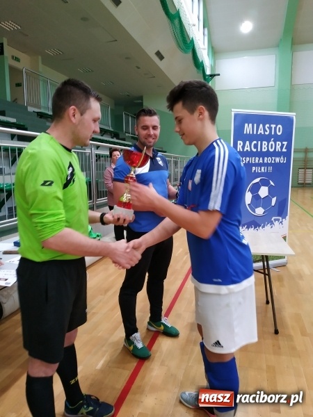 Zdjęcie w galerii na portalu naszraciborz.pl: Otwarte Mistrzostwa Raciborza w Halowej Piłce Nożnej Młodzieży za nami wiadomości z regionu