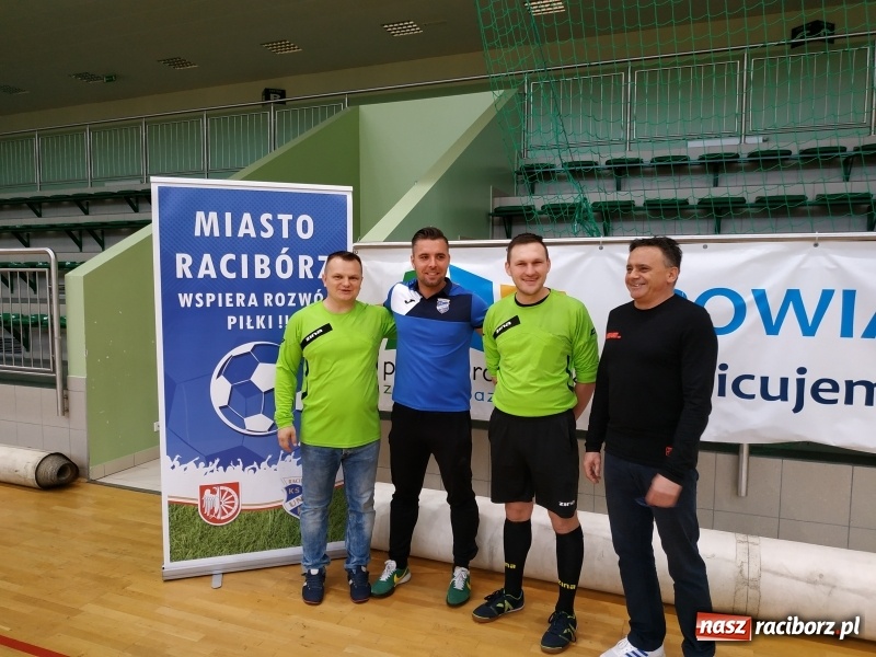 Zdjęcie w galerii na portalu naszraciborz.pl: Otwarte Mistrzostwa Raciborza w Halowej Piłce Nożnej Młodzieży za nami wiadomości z regionu