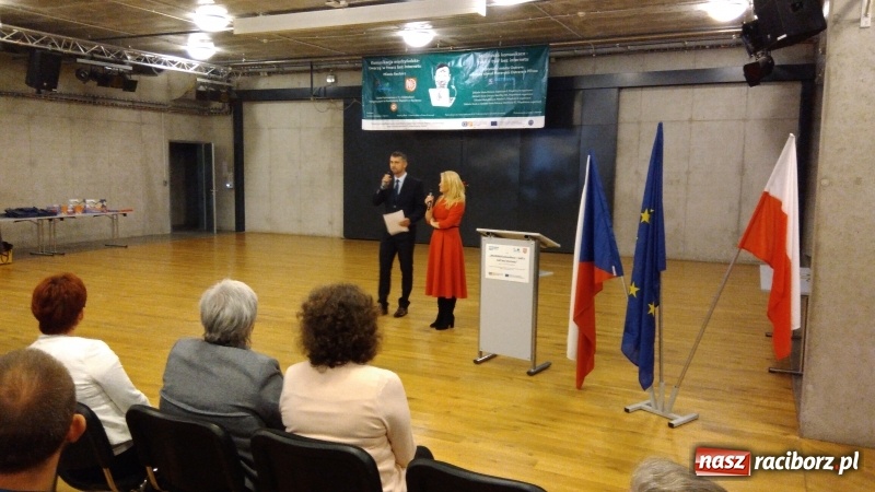 Zdjęcie w galerii na portalu naszraciborz.pl: Szkoła na Ostrogu zakończyła realizację projektu Twarzą w twarz bez Internetu wiadomości z regionu