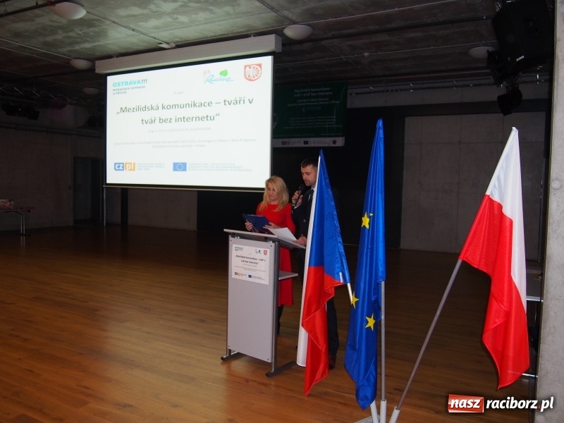 Zdjęcie w galerii na portalu naszraciborz.pl: Szkoła na Ostrogu zakończyła realizację projektu Twarzą w twarz bez Internetu wiadomości z regionu