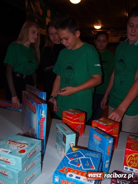 Zdjęcie w galerii na portalu naszraciborz.pl: Szkoła na Ostrogu zakończyła realizację projektu Twarzą w twarz bez Internetu wiadomości z regionu