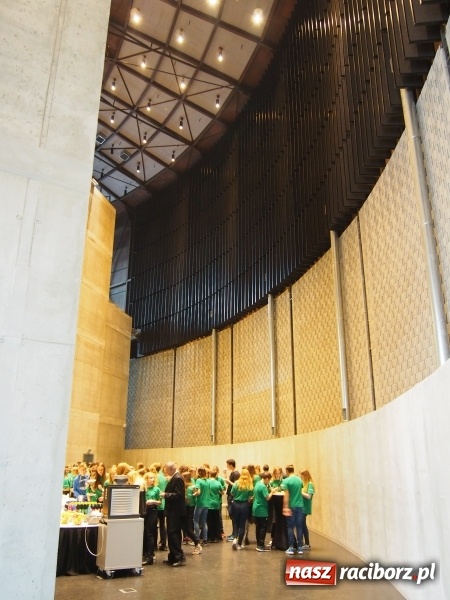 Zdjęcie w galerii na portalu naszraciborz.pl: Szkoła na Ostrogu zakończyła realizację projektu Twarzą w twarz bez Internetu wiadomości z regionu