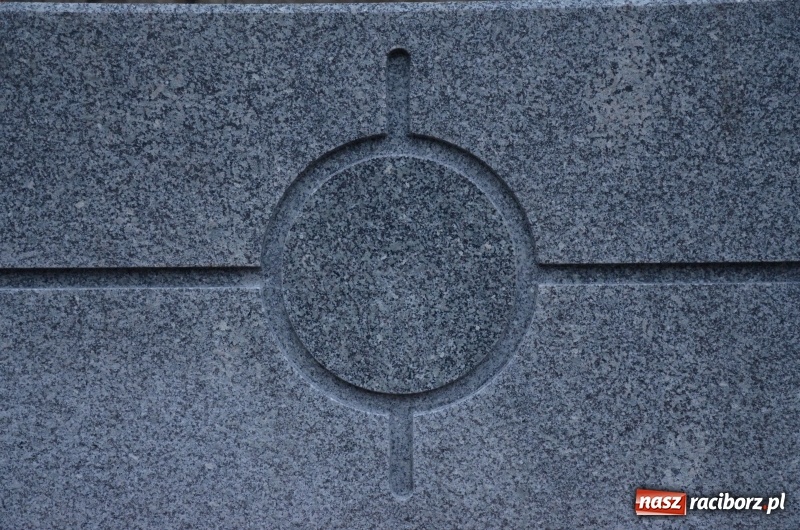 Zdjęcie w galerii na portalu naszraciborz.pl: Powstaje nowy mur wokół kościoła NSPJ  wiadomości z regionu