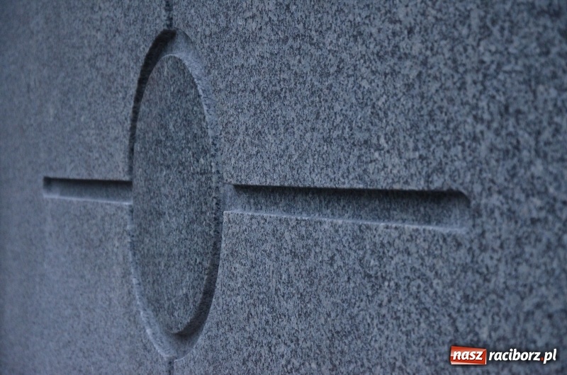 Zdjęcie w galerii na portalu naszraciborz.pl: Powstaje nowy mur wokół kościoła NSPJ  wiadomości z regionu