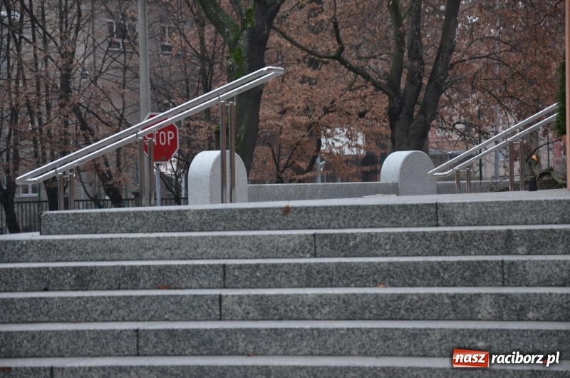 Zdjęcie w galerii na portalu naszraciborz.pl: Powstaje nowy mur wokół kościoła NSPJ  wiadomości z regionu