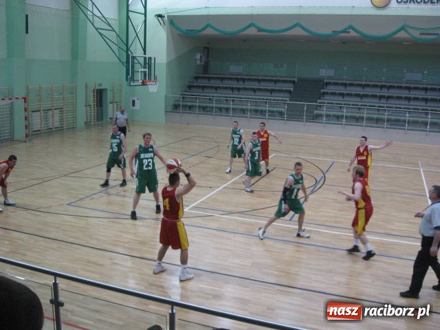 Zdjęcie w galerii na portalu naszraciborz.pl: PLAYOFFS rozpoczęte wiadomości z regionu