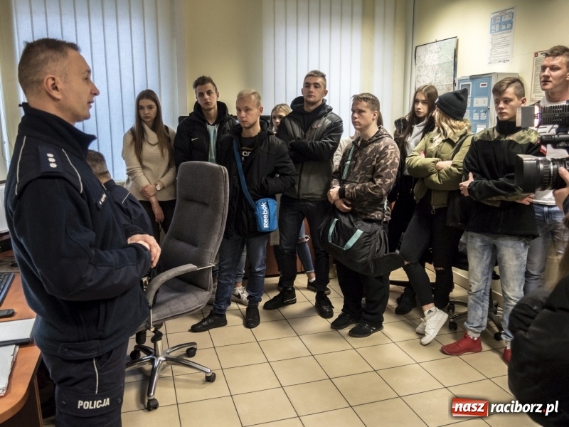 Zdjęcie w galerii na portalu naszraciborz.pl: Zostań Policjantem! Dzień otwarty w Komendzie Powiatowej Policji wiadomości z regionu