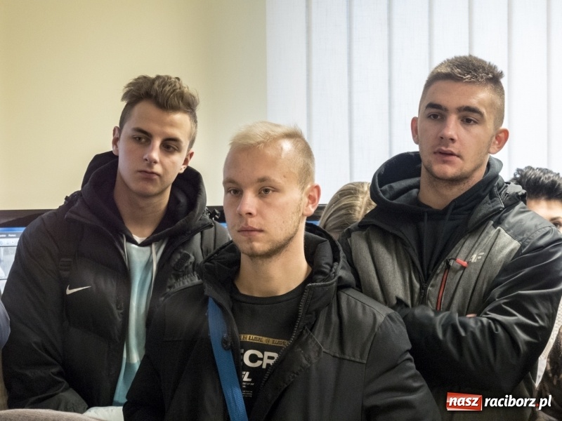 Zdjęcie w galerii na portalu naszraciborz.pl: Zostań Policjantem! Dzień otwarty w Komendzie Powiatowej Policji wiadomości z regionu