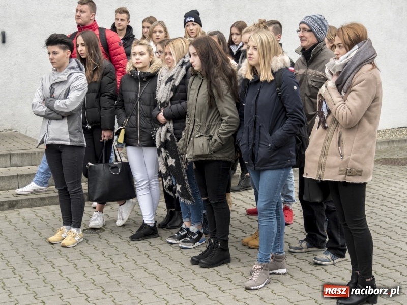 Zdjęcie w galerii na portalu naszraciborz.pl: Zostań Policjantem! Dzień otwarty w Komendzie Powiatowej Policji wiadomości z regionu