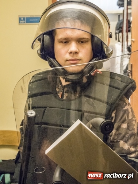 Zdjęcie w galerii na portalu naszraciborz.pl: Zostań Policjantem! Dzień otwarty w Komendzie Powiatowej Policji wiadomości z regionu