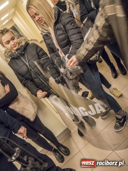 Zdjęcie w galerii na portalu naszraciborz.pl: Zostań Policjantem! Dzień otwarty w Komendzie Powiatowej Policji wiadomości z regionu