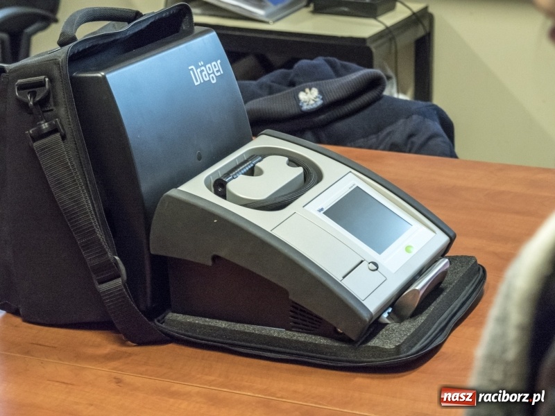 Zdjęcie w galerii na portalu naszraciborz.pl: Zostań Policjantem! Dzień otwarty w Komendzie Powiatowej Policji wiadomości z regionu