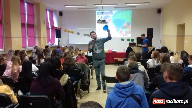 Zdjęcie w galerii na portalu naszraciborz.pl: Zostań Gwiazdą, oswajaj tygrysa! – program profilaktyki zintegrowanej w CKZiU nr 1 wiadomości z regionu