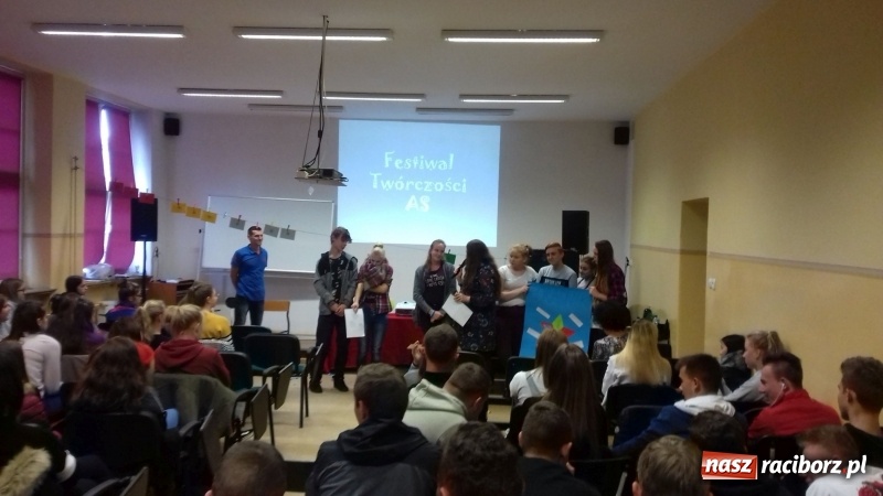 Zdjęcie w galerii na portalu naszraciborz.pl: Zostań Gwiazdą, oswajaj tygrysa! – program profilaktyki zintegrowanej w CKZiU nr 1 wiadomości z regionu