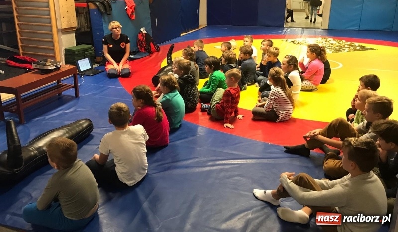 Zdjęcie w galerii na portalu naszraciborz.pl: Kolejne zajęcia profilaktyczne w Klubie Łamator  wiadomości z regionu