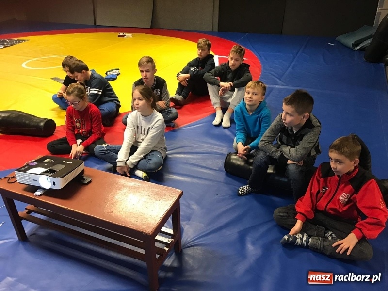 Zdjęcie w galerii na portalu naszraciborz.pl: Kolejne zajęcia profilaktyczne w Klubie Łamator  wiadomości z regionu