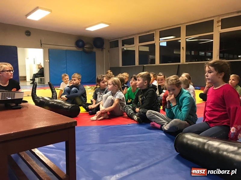 Zdjęcie w galerii na portalu naszraciborz.pl: Kolejne zajęcia profilaktyczne w Klubie Łamator  wiadomości z regionu