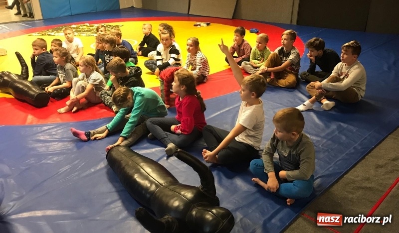 Zdjęcie w galerii na portalu naszraciborz.pl: Kolejne zajęcia profilaktyczne w Klubie Łamator  wiadomości z regionu