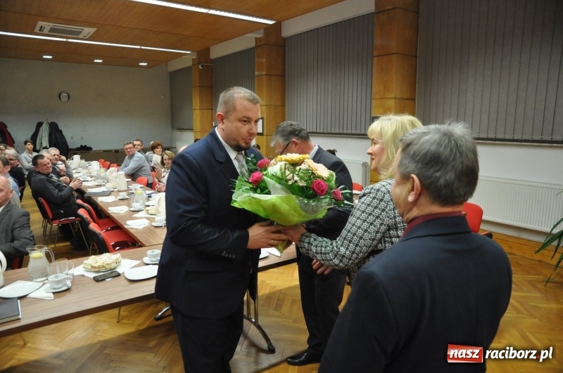 Zdjęcie w galerii na portalu naszraciborz.pl: Plan zrealizowany w 100 procentach. Pożegnali wicewójta, przywitali starostę  wiadomości z regionu