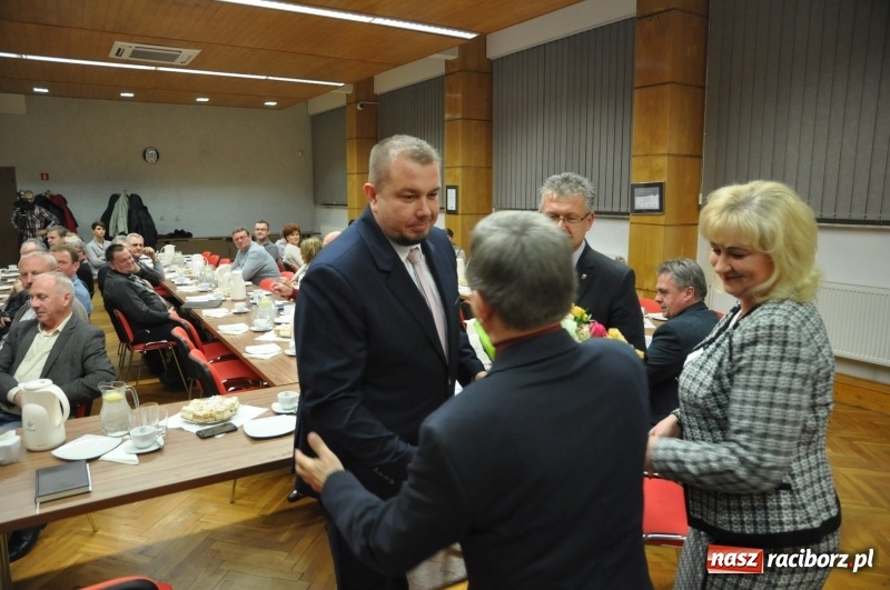 Zdjęcie w galerii na portalu naszraciborz.pl: Plan zrealizowany w 100 procentach. Pożegnali wicewójta, przywitali starostę  wiadomości z regionu