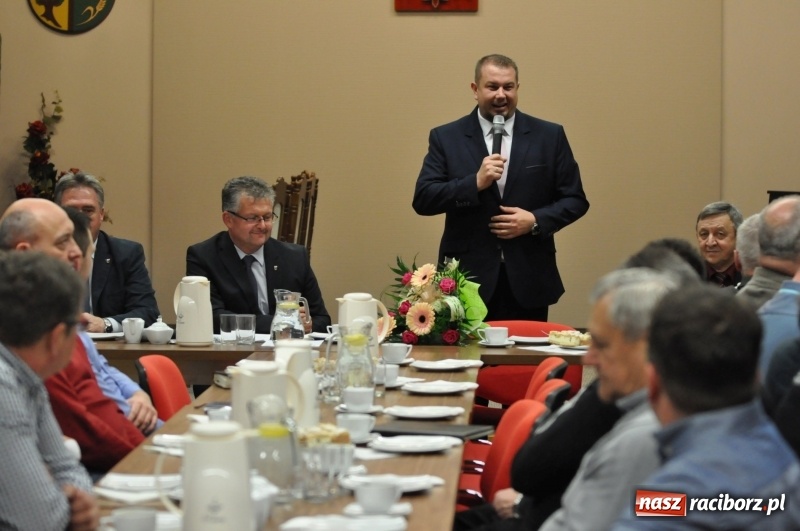 Zdjęcie w galerii na portalu naszraciborz.pl: Plan zrealizowany w 100 procentach. Pożegnali wicewójta, przywitali starostę  wiadomości z regionu