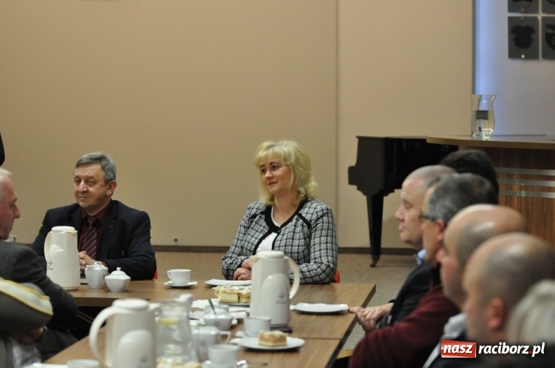 Zdjęcie w galerii na portalu naszraciborz.pl: Plan zrealizowany w 100 procentach. Pożegnali wicewójta, przywitali starostę  wiadomości z regionu