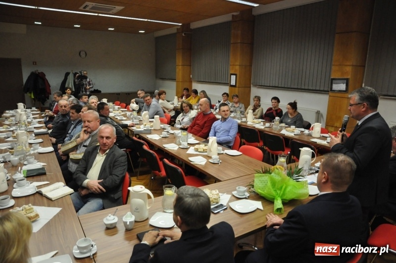 Zdjęcie w galerii na portalu naszraciborz.pl: Plan zrealizowany w 100 procentach. Pożegnali wicewójta, przywitali starostę  wiadomości z regionu