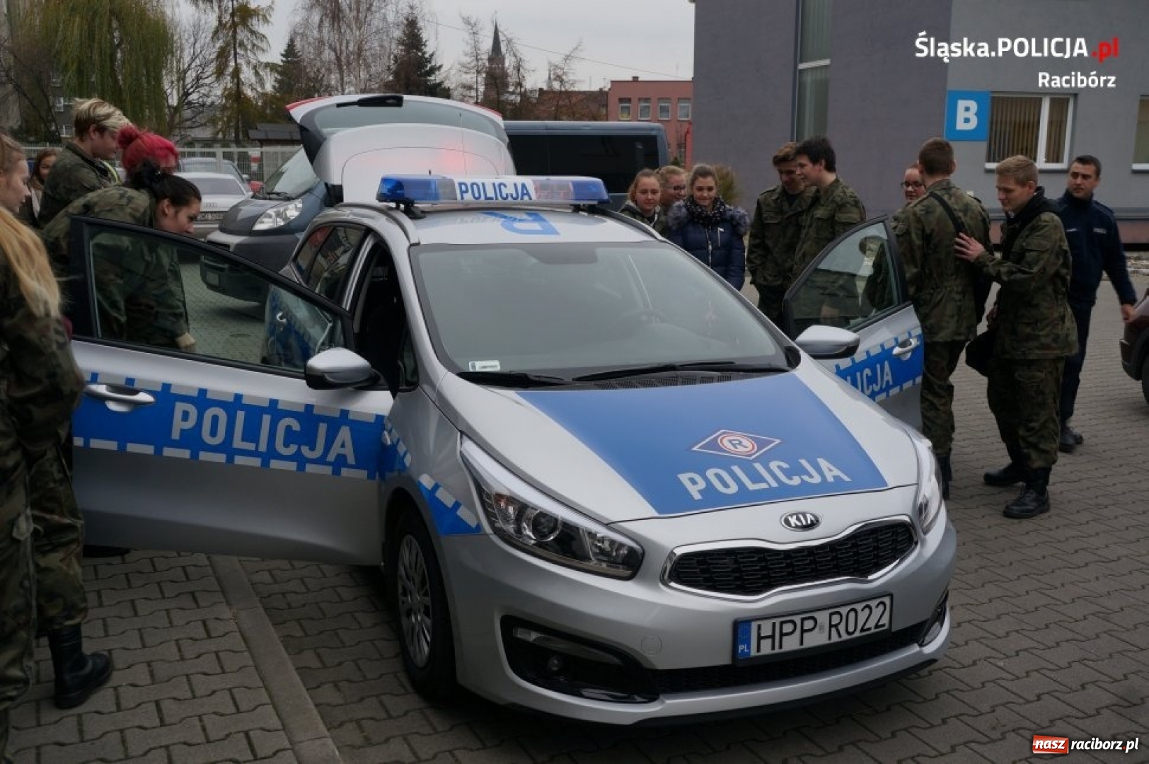 Zdjęcie w galerii na portalu naszraciborz.pl: Policja szuka narybku. Dzień otwarty w komendzie FOTO i WIDEO wiadomości z regionu