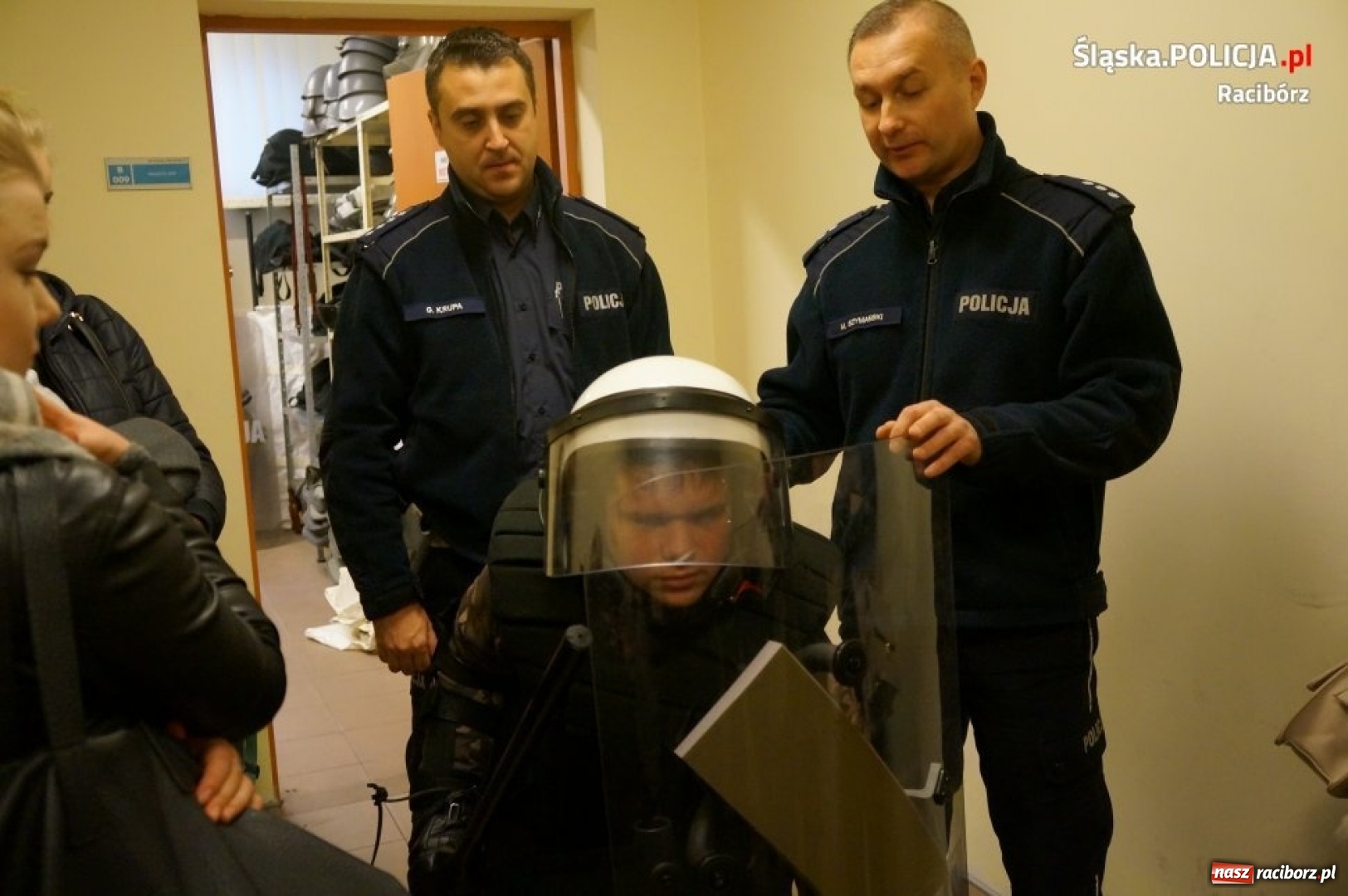 Zdjęcie w galerii na portalu naszraciborz.pl: Policja szuka narybku. Dzień otwarty w komendzie FOTO i WIDEO wiadomości z regionu