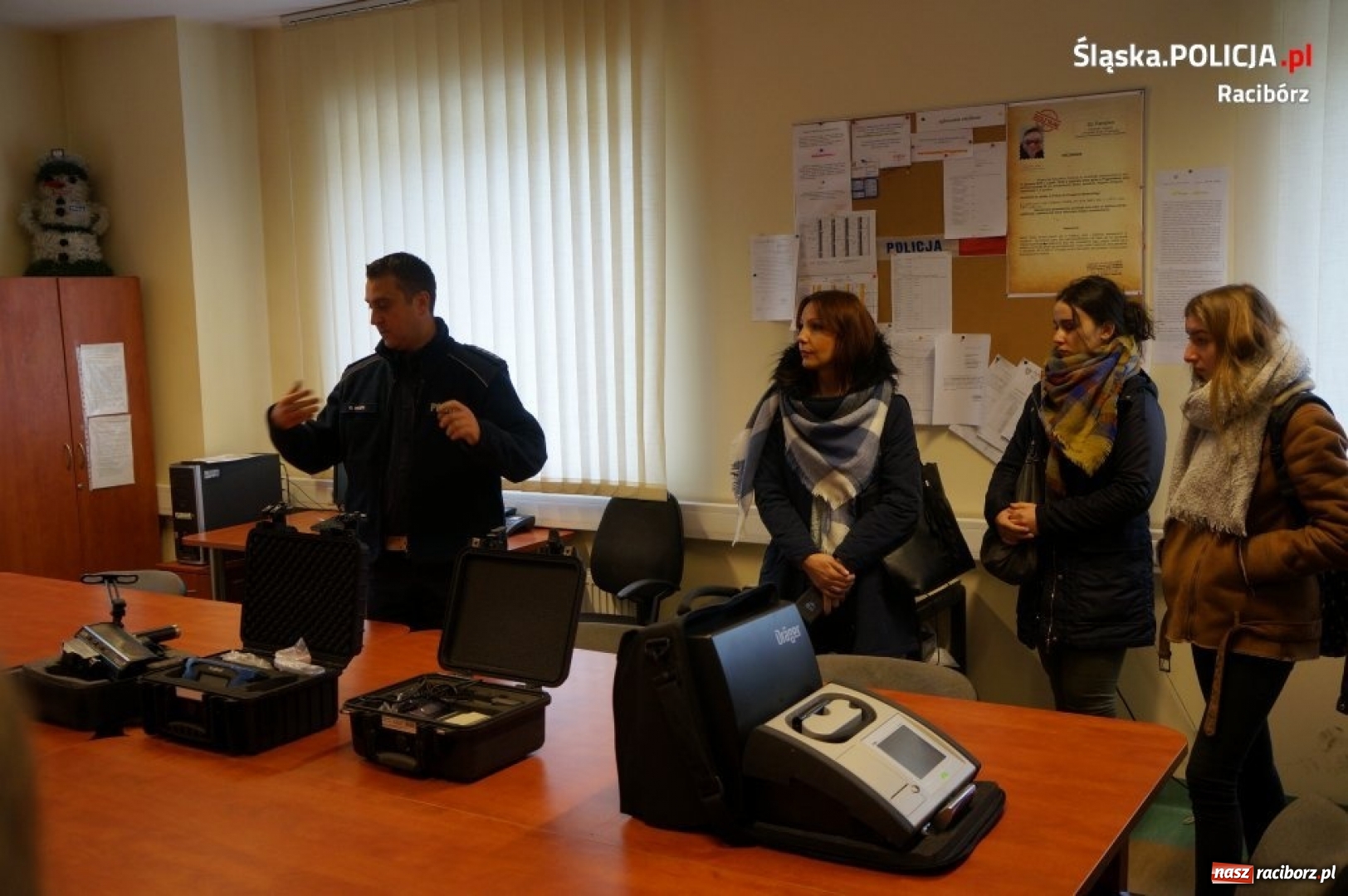 Zdjęcie w galerii na portalu naszraciborz.pl: Policja szuka narybku. Dzień otwarty w komendzie FOTO i WIDEO wiadomości z regionu