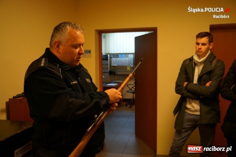 Zdjęcie w galerii na portalu naszraciborz.pl: Policja szuka narybku. Dzień otwarty w komendzie FOTO i WIDEO wiadomości z regionu