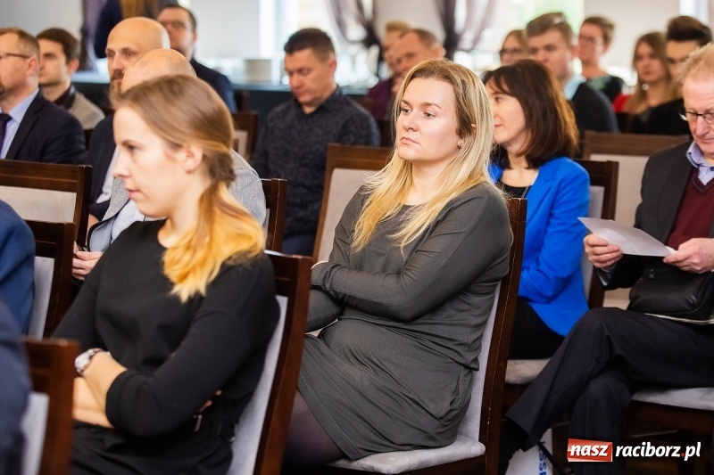 Zdjęcie w galerii na portalu naszraciborz.pl: O inwestowaniu w specjalnej strefie gospodarczej dyskutowano w hotelu Racibor  wiadomości z regionu