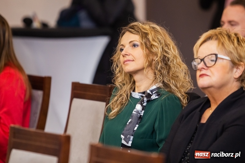 Zdjęcie w galerii na portalu naszraciborz.pl: O inwestowaniu w specjalnej strefie gospodarczej dyskutowano w hotelu Racibor  wiadomości z regionu