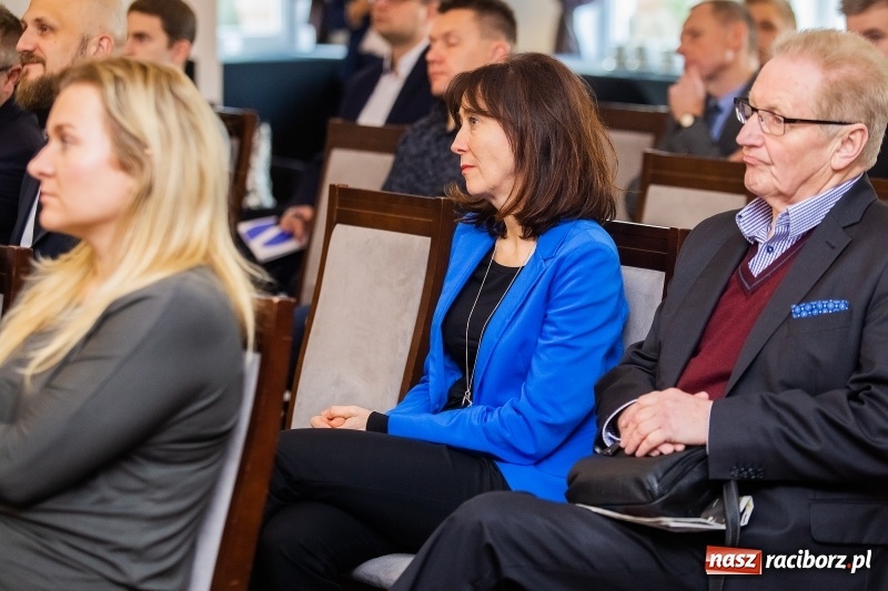 Zdjęcie w galerii na portalu naszraciborz.pl: O inwestowaniu w specjalnej strefie gospodarczej dyskutowano w hotelu Racibor  wiadomości z regionu