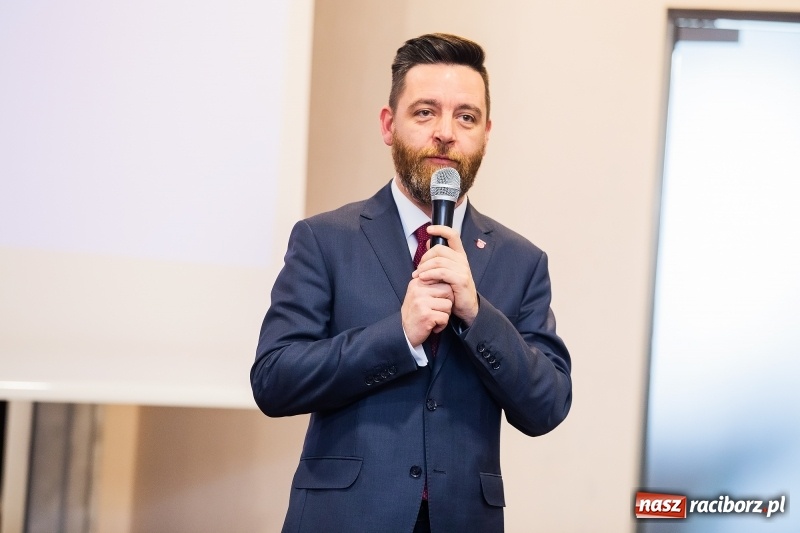 Zdjęcie w galerii na portalu naszraciborz.pl: O inwestowaniu w specjalnej strefie gospodarczej dyskutowano w hotelu Racibor  wiadomości z regionu