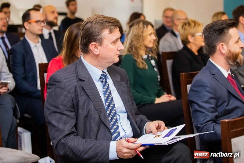 Zdjęcie w galerii na portalu naszraciborz.pl: O inwestowaniu w specjalnej strefie gospodarczej dyskutowano w hotelu Racibor  wiadomości z regionu