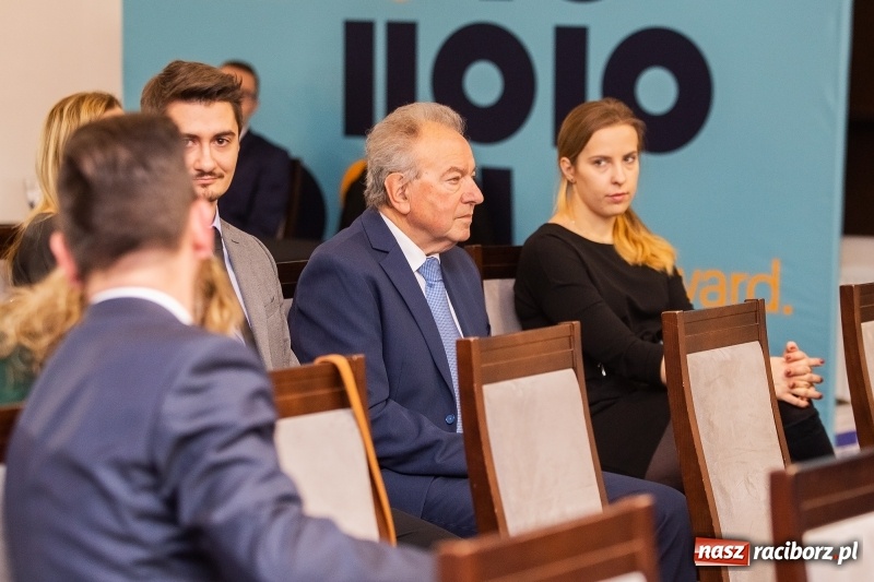 Zdjęcie w galerii na portalu naszraciborz.pl: O inwestowaniu w specjalnej strefie gospodarczej dyskutowano w hotelu Racibor  wiadomości z regionu