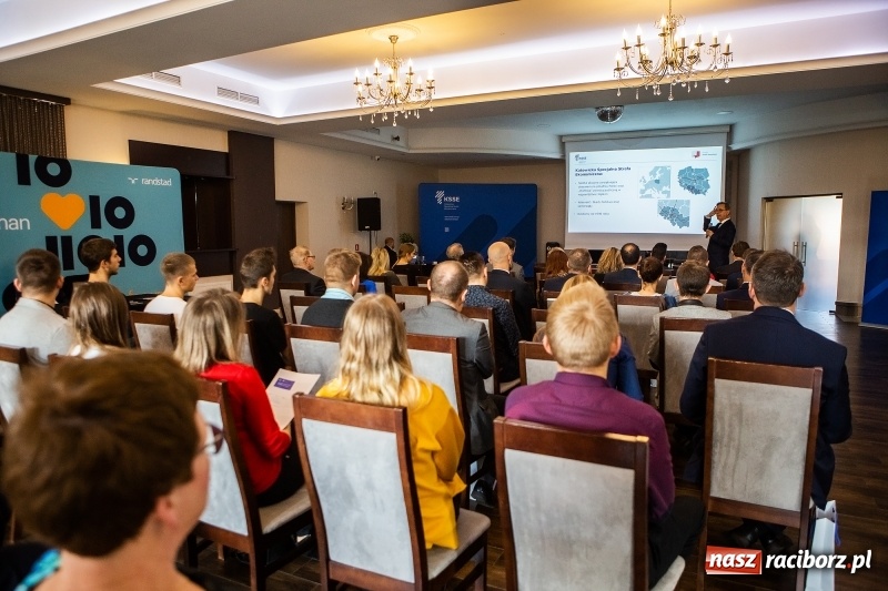 Zdjęcie w galerii na portalu naszraciborz.pl: O inwestowaniu w specjalnej strefie gospodarczej dyskutowano w hotelu Racibor  wiadomości z regionu