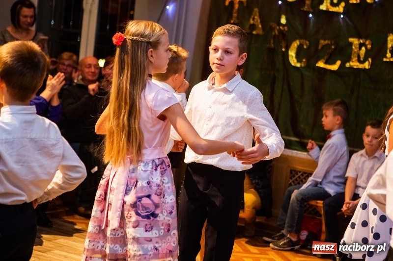 Zdjęcie w galerii na portalu naszraciborz.pl: Jesienne tańczenie na rozkręcenie w MDK wiadomości z regionu