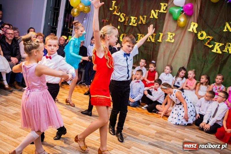 Zdjęcie w galerii na portalu naszraciborz.pl: Jesienne tańczenie na rozkręcenie w MDK wiadomości z regionu