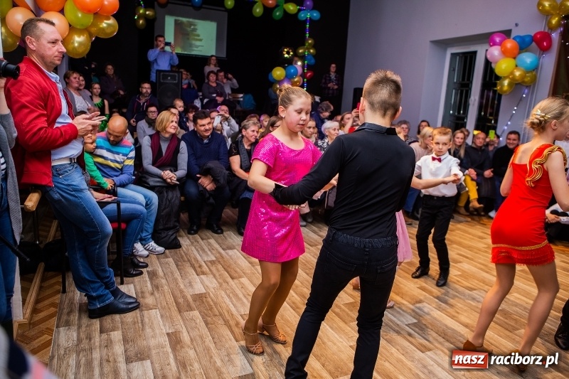 Zdjęcie w galerii na portalu naszraciborz.pl: Jesienne tańczenie na rozkręcenie w MDK wiadomości z regionu