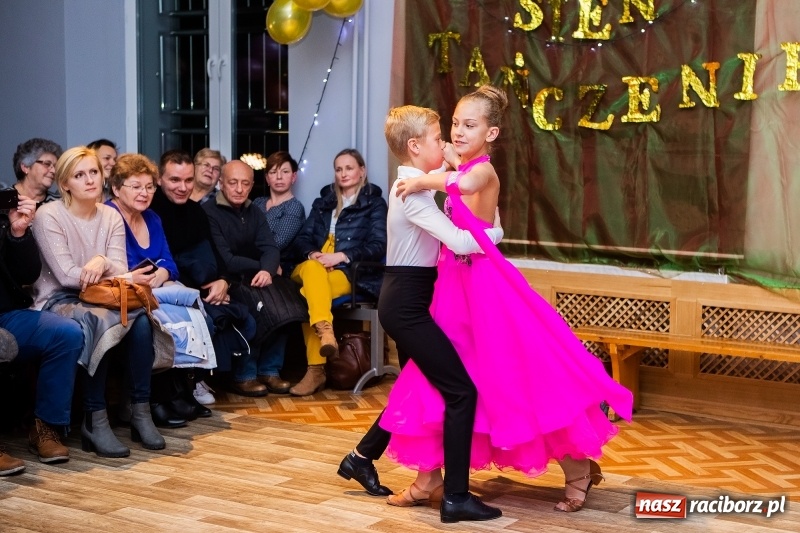 Zdjęcie w galerii na portalu naszraciborz.pl: Jesienne tańczenie na rozkręcenie w MDK wiadomości z regionu