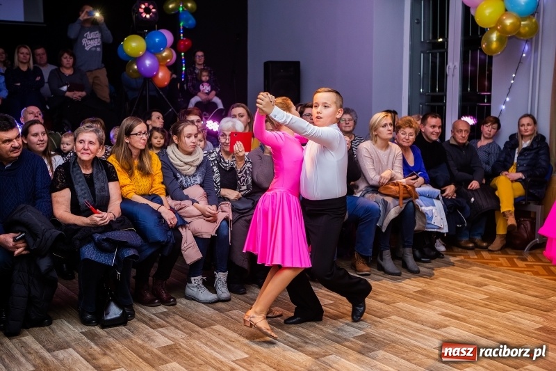 Zdjęcie w galerii na portalu naszraciborz.pl: Jesienne tańczenie na rozkręcenie w MDK wiadomości z regionu