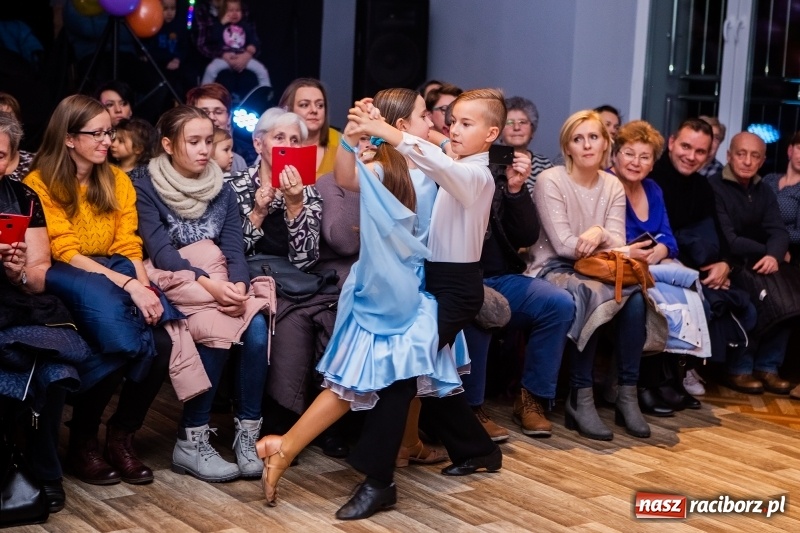 Zdjęcie w galerii na portalu naszraciborz.pl: Jesienne tańczenie na rozkręcenie w MDK wiadomości z regionu